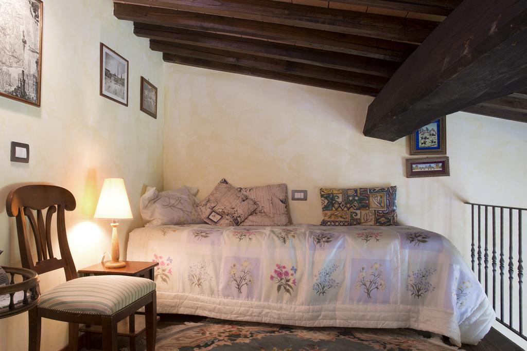 Casa Sandro A Podere Pascianella Villa Castelmuzio Szoba fotó