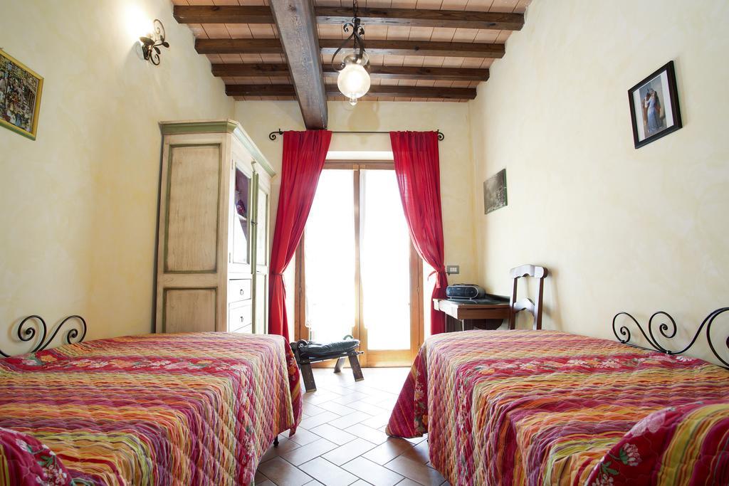 Casa Sandro A Podere Pascianella Villa Castelmuzio Szoba fotó